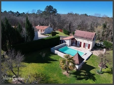 Domaine avec gîtes à vendre – 3 maisons, 2 piscines, nature et calme –6600 m² de terrain - Dordogne