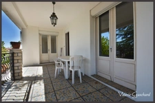 Saint seurin sur l'isle -Maison 4 chambres + sous sol total, grange et terrain 