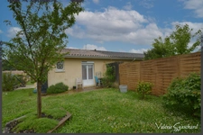 Maison une chambre avec jardin à  SAINT SEURIN SUR L'ISLE (33)