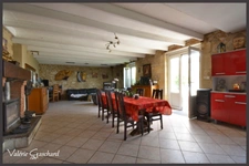 Ancien corps de ferme en pierre  235 m² avec dépendances à SAINT ANTOINE DE BREUILH 