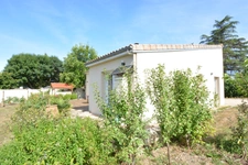 Minzac (Dordogne) maison plain pied 3  chambres + garage et jardin
