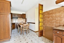 MUSSIDAN – Ensembles immobilier rare : Maison en pierre 103 m² de plain-pied + Plus de 200 m² d'ateliers et dépendances sur cour intérieure !