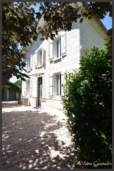 St seurin sur l'isle - Maison 150 m² + hangars sur 3800 m² de terrain 