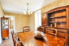 MUSSIDAN – Ensembles immobilier rare : Maison en pierre 103 m² de plain-pied + Plus de 200 m² d'ateliers et dépendances sur cour intérieure !