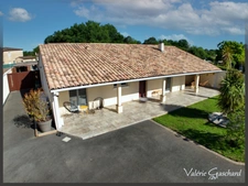 Saint-Denis-de-Pile – Propriété aux prestations rares -Maison principale + maison d'invités 208 m² 