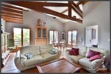 Maison proche St Seurin sur l'Isle-  3 chambres avec vue dégagée
