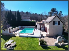 Domaine avec gîtes à vendre – 3 maisons, 2 piscines, nature et calme –6600 m² de terrain - Dordogne