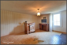Maison 102 m² ( 3 chambres), nombreuses dépendances et terrain 2200 m²