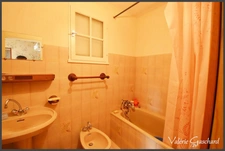Maison 102 m² ( 3 chambres), nombreuses dépendances et terrain 2200 m²