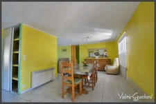 Maison familiale de plain-pied à Saint-Vivien (Gironde) – 5 chambres, garage, grand terrain clos