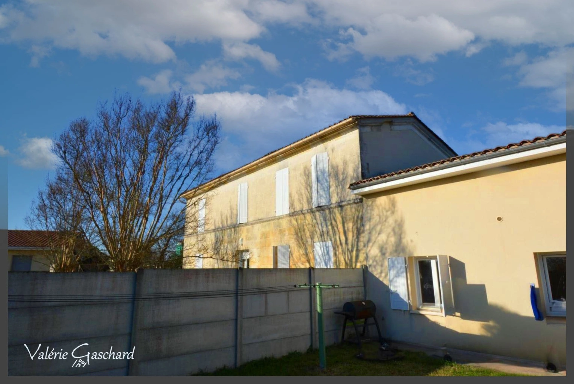 Immeuble 10 pièces 242 m² · à Coutras · 242 m² · 330 000 €