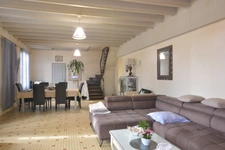 Ancien bar et hôtel proche de Coutras avec  gros potentiel de création de logements