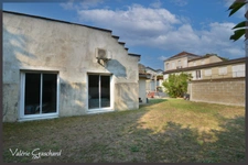 Guitres ( 33) Maison 2 chambres et jardin 