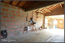 Maison familiale de plain-pied à Saint-Vivien (Gironde) – 5 chambres, garage, grand terrain clos