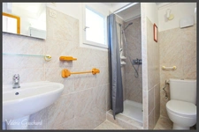 Domaine avec gîtes à vendre – 3 maisons, 2 piscines, nature et calme –6600 m² de terrain - Dordogne