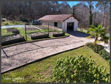 Domaine avec gîtes à vendre – 3 maisons, 2 piscines, nature et calme –6600 m² de terrain - Dordogne