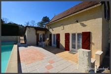 Domaine avec gîtes à vendre – 3 maisons, 2 piscines, nature et calme –6600 m² de terrain - Dordogne