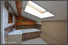 Propriété de 320 m², piscine, garage et deux logements indépendants loués