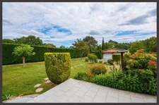 MONTPON-MÉNESTEROL - Maison de plain pied de 3 chambres, double garage et jardin de 3700 m² 