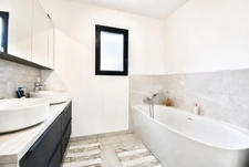 Ménesplet – Maison de plain-pied de 2022, 116 m², sur 2 486 m² de terrain, DPE A