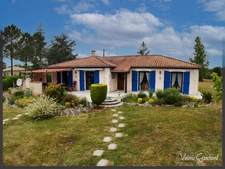MONTPON-MÉNESTEROL - Maison de plain pied de 3 chambres, double garage et jardin de 3700 m² 