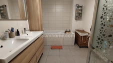 Maison en pierre, habitable de suite avec jardin.
