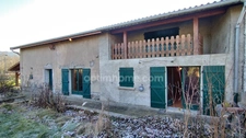 Maison à vendre à la campagne de 185 m² avec 4 chambres; balcon, grange et terrain. 