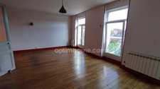 Appartement à vendre - T3 de 86 m² situé 2ème étage avec parking.