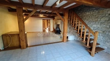 Maison à vendre à la campagne de 185 m² avec 4 chambres; balcon, grange et terrain. 