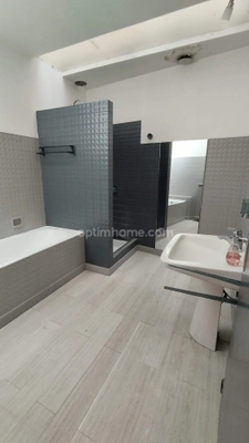 Maison à vendre BAR LE DUC - rénovation soignée - 126 m² - dépendances - terrasse et terrain.