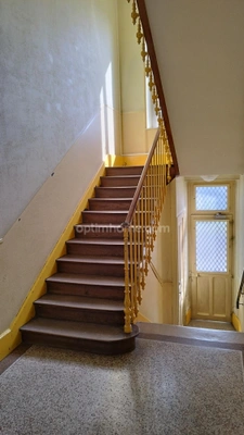 Appartement à vendre - T3 de 86 m² situé 2ème étage avec parking.