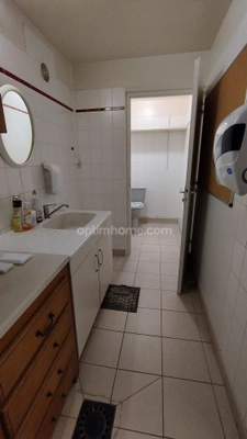 Local commercial de 230 m² à vendre - Fains Veel - magasin avec réserve et parking privé.