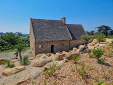 12-room property for sale in Plougrescant (22)