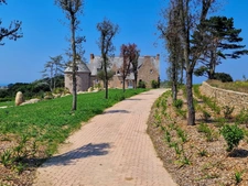12-room property for sale in Plougrescant (22)
