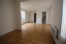 Bel appartement lumineux de 2 pièces au 2eme etage à 200 m du métro Louise Michel