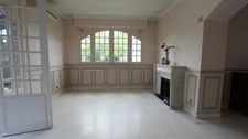 Belle maison bourgeoise avec spacieuse véranda et 2 bureaux/ateliers sur un terrain de 980 m2