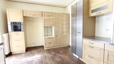 Belle maison bourgeoise avec spacieuse véranda et 2 bureaux/ateliers sur un terrain de 980 m2