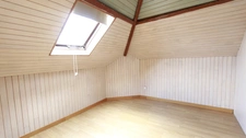 Belle maison bourgeoise avec spacieuse véranda et 2 bureaux/ateliers sur un terrain de 980 m2