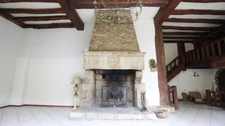 Propriété 9 pièces ROSNY SOUS BOIS (93) avec terrasse sur terrain clos de murs