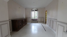 Belle maison bourgeoise avec spacieuse véranda et 2 bureaux/ateliers sur un terrain de 980 m2