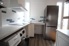 Bel appartement lumineux de 4 pièces au 5eme etage à 200 m du métro Louise Michel