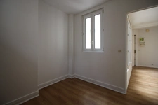 Bel appartement lumineux de 2 pièces au 2eme etage à 200 m du métro Louise Michel