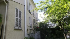 Belle maison bourgeoise avec spacieuse véranda et 2 bureaux/ateliers sur un terrain de 980 m2