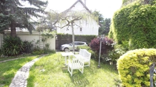 Belle maison bourgeoise avec spacieuse véranda et 2 bureaux/ateliers sur un terrain de 980 m2