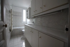 Bel appartement lumineux de 4 pièces au 5eme etage à 200 m du métro Louise Michel