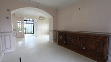 Belle maison bourgeoise avec spacieuse véranda et 2 bureaux/ateliers sur un terrain de 980 m2