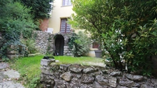 Propriété 9 pièces ROSNY SOUS BOIS (93) avec terrasse sur terrain clos de murs
