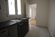 Bel appartement lumineux de 2 pièces au 2eme etage à 200 m du métro Louise Michel
