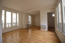 Bel appartement lumineux de 2 pièces au 2eme etage à 200 m du métro Louise Michel