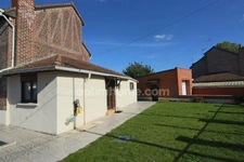 Roubaix - Aux confins de Hem et Croix Beaumont - Maison à potentiel sur grand terrain